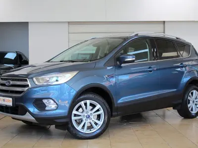 Gebraucht Ford Kuga 150 PS (110 kW) 2020 Blau SUV