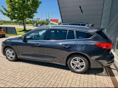 Gebraucht Ford Focus Cool & Connect 125 PS (91 kW) 2020 Blau Kombi
