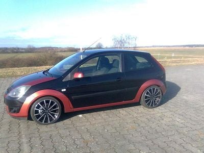 Gebraucht Ford Fiesta 80 PS (58 kW) 2007 Schwarz Kleinwagen