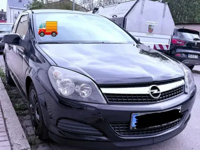 Usata Opel Astra GTC 116 CV (85 kW) 2009 Nero Utilitaria