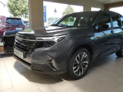 Neu Subaru Forester Platinum 136 PS (100 kW) 2026 Grau SUV