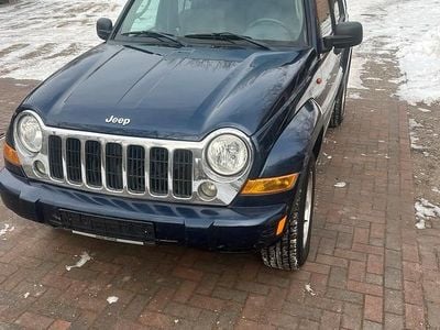 Blau Gebraucht 2006 Jeep Cherokee SUV | 2.400 € (Fairer Preis)