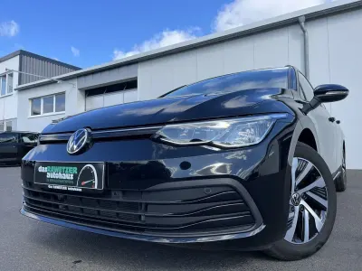 Gebraucht VW Golf VIII Life 150 PS (110 kW) 2022 Schwarz Kombi