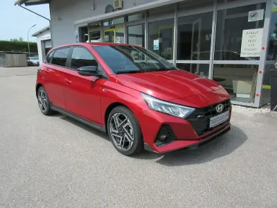 Neu Hyundai i20 N Line 101 PS (74 kW) 2025 Rot Limousine