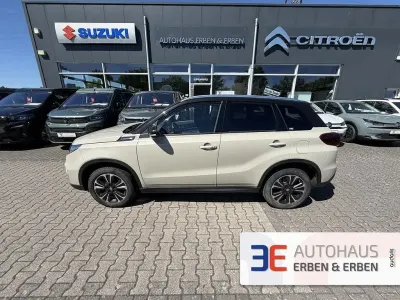 Gebraucht Suzuki Vitara Comfort+ 102 PS (75 kW) 2022 Schwarz SUV