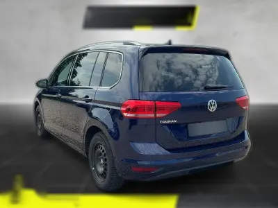 Gebraucht VW Touran Highline 150 PS (110 kW) 2019 Blau metallic Van / Kleinbus