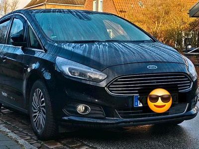Schwarz Gebraucht 2019 Ford S-MAX S Van / Kleinbus | 14.450 € (Fairer Preis)