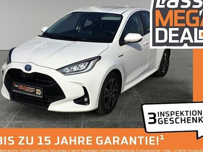 Gebraucht Toyota Yaris Hybrid Club 116 PS (85 kW) 2021 Weiß Limousine