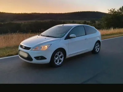 Gebraucht Ford Focus 101 PS (74 kW) 2011 Weiß Limousine