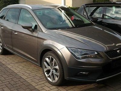 Braun Gebraucht 2015 Seat Leon X-Perience Kombi | 14.830 € (Teuer)