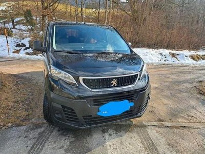 Gebraucht Peugeot Expert 116 PS (85 kW) 2017 Schwarz Van