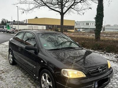 Gebraucht Opel Astra 101 PS (74 kW) 2002 Schwarz Coupé