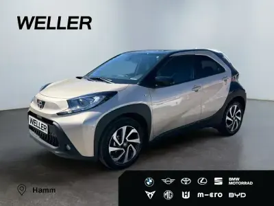 Gebraucht Toyota Aygo X Team 72 PS (52 kW) 2024 Grau SUV