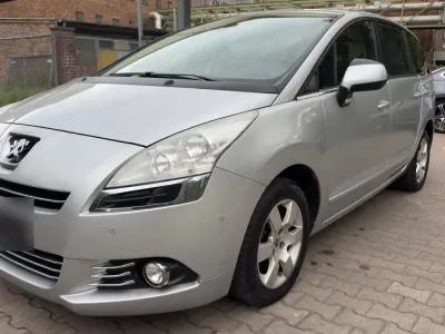 Gebraucht Peugeot 5008 136 PS (100 kW) 2013 Grau Van / Kleinbus