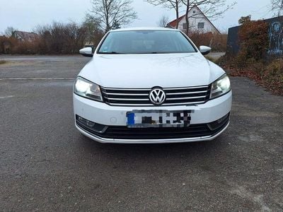 Weiß Gebraucht 2014 VW Passat Trendline Kombi | 6.400 € (Guter Preis)