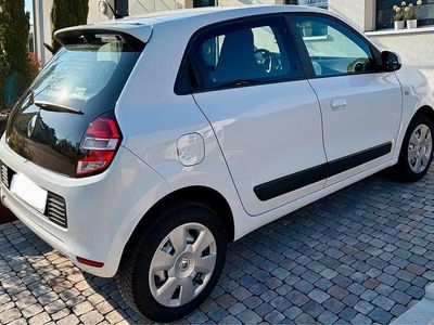 Second-hand Renault Twingo Life 71 CP (52 kW) 2016 Alb Hatchback