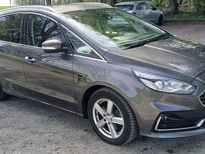 Gebraucht Ford S-MAX Titanium 150 PS (110 kW) 2022 Grau Van / Kleinbus