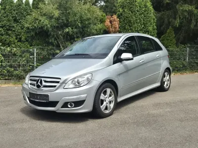 Gebraucht Mercedes B200 136 PS (100 kW) 2009 Silber Van / Kleinbus