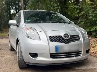 Gebraucht Toyota Yaris 70 PS (51 kW) 2007 Silber Kleinwagen