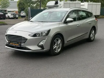 Gebraucht Ford Focus Cool & Connect 120 PS (88 kW) 2020 Polarsilber metallic Kombi
