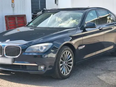 Gebraucht BMW 740 306 PS (225 kW) 2011 Blau Limousine