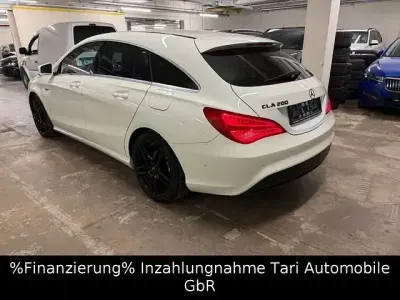 Gebraucht Mercedes CLA200 Shooting Brake 156 PS (114 kW) 2015 Weiß Kombi