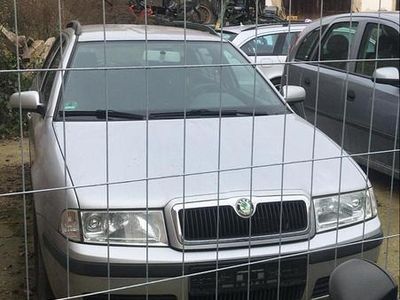 Grau Gebraucht 2009 Skoda Octavia Tour Kombi | 3.995 € (Fairer Preis)
