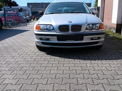 Gebraucht BMW 320 150 PS (110 kW) 1999 Silber Kombi