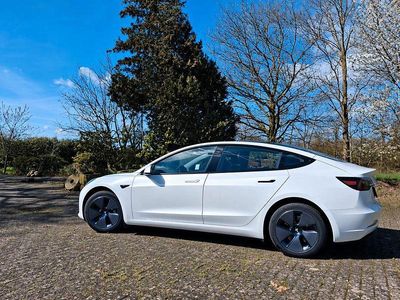 Gebraucht Tesla Model 3 RWD 208 kW (283 PS) 2023 Weiß Limousine