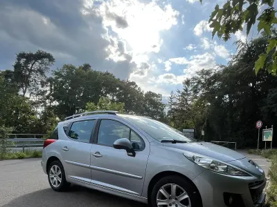 Gebraucht Peugeot 207 Premium 120 PS (88 kW) 2011 Grau Kombi
