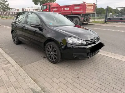 Gebraucht VW Golf VI 140 PS (102 kW) 2011 Schwarz Kleinwagen