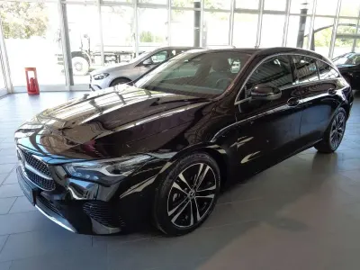Gebraucht Mercedes CLA180 136 PS (100 kW) 2025 Schwarz Limousine