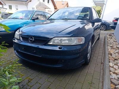 Usado Opel Vectra 115 HP (84 kW) 2001 Azul Sedan