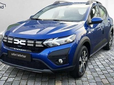 Blau / ironblau Neu 2025 Dacia Sandero Expression SUV | 20.470 €