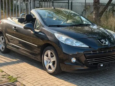 Gebraucht Peugeot 207 CC 120 PS (88 kW) 2009 Schwarz Cabrio