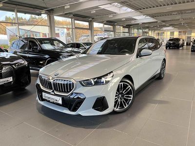 Grau Gebraucht 2025 BMW 520 M Sport Kombi | 54.590 € (Fairer Preis)