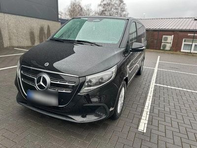 Gebraucht Mercedes EQV300 150 kW (204 PS) 2024 Schwarz Van / Kleinbus