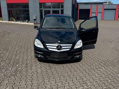 Gebraucht Mercedes B200 136 PS (100 kW) 2009 Schwarz Van / Kleinbus