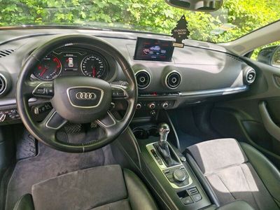 gebraucht Audi A3 Sportback 1.6 TDI S tronic S line 2te Hand