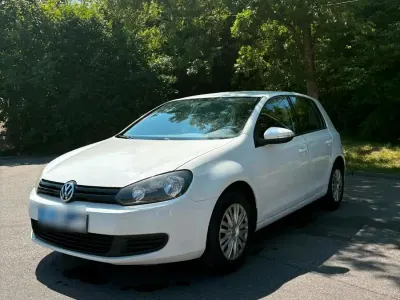 Gebraucht VW Golf VI 110 PS (80 kW) 2009 Weiß Limousine