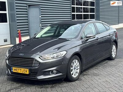 Gebraucht Ford Mondeo Trend 160 PS (117 kW) 2016 Grau Limousine