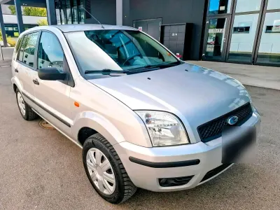 Usata Ford Fusion 100 CV (73 kW) 2003 Argento Utilitaria