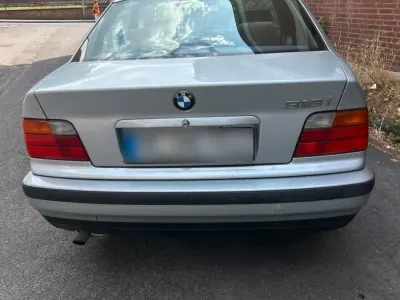 Gebraucht BMW 316 105 PS (77 kW) 1997 Silber Limousine