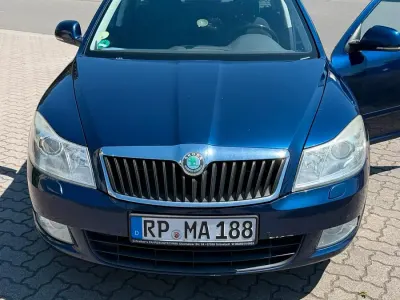 Gebraucht Skoda Octavia 140 PS (102 kW) 2010 Blau Kombi