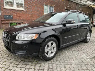 Używany Volvo V50 170 KM (125 kW) 2008 Czarny Kombi