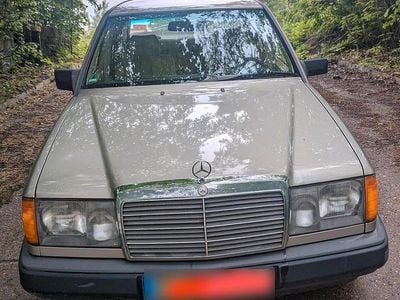 Usata Mercedes E230 130 CV (95 kW) 1988 Berlina