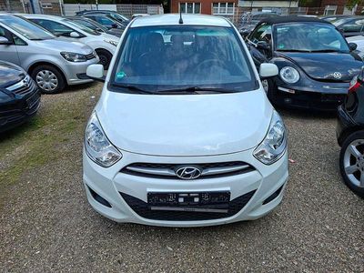 Gebraucht Hyundai i10 Edition 69 PS (50 kW) 2013 Weiß Kleinwagen