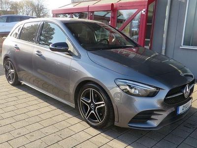Używany Mercedes B200 Edition 163 KM (119 kW) 2021 Szary Minivan