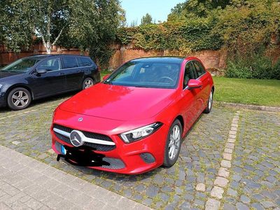 Gebraucht Mercedes A200 163 PS (119 kW) 2018 Rot Limousine