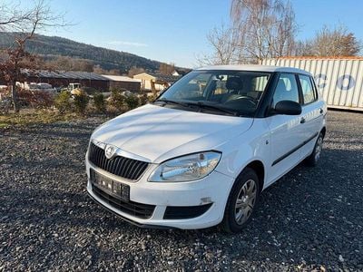 Gebraucht Skoda Fabia Cool Edition 75 PS (55 kW) 2013 Weiß Limousine